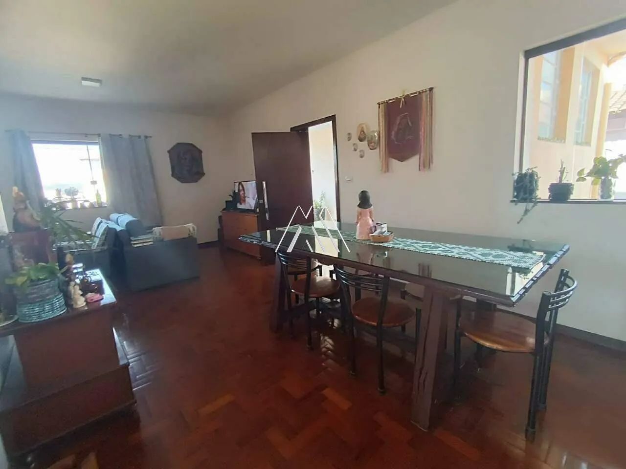 Vendo casa em Itaúna em excelente localização! - Foto 3