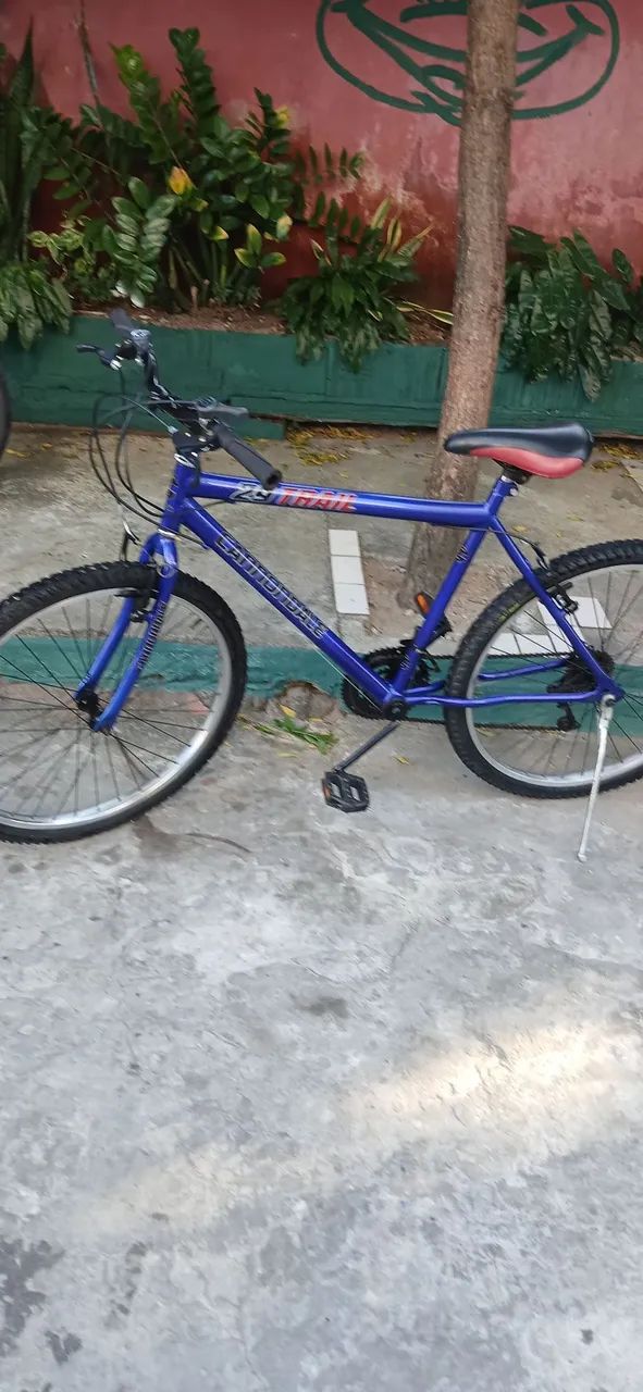 Bicicleta aro 26 cor azul, com marcha 