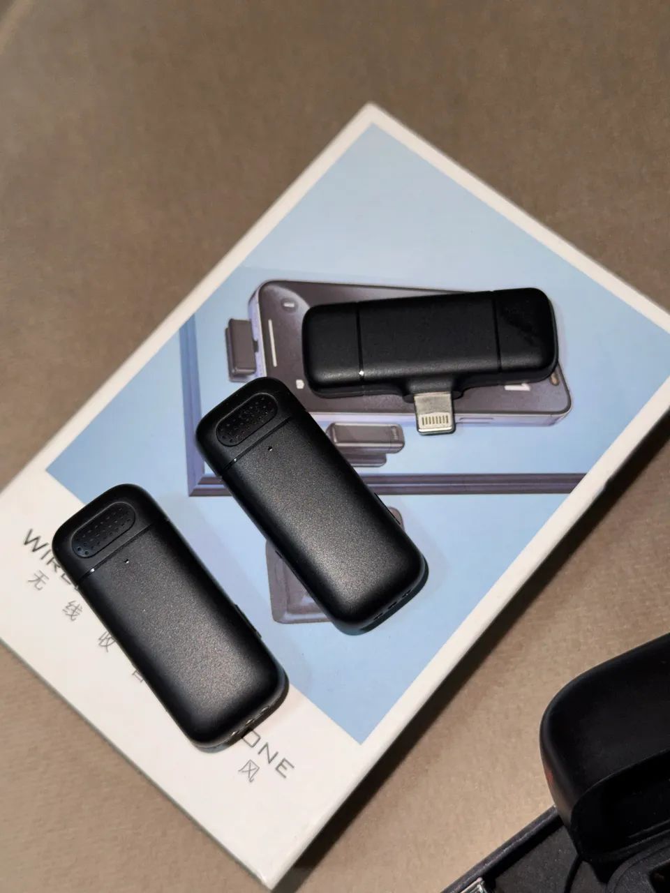 Microfone de lapela com estojo de carregamento, cancelamento de ruído sem fio - Foto 4