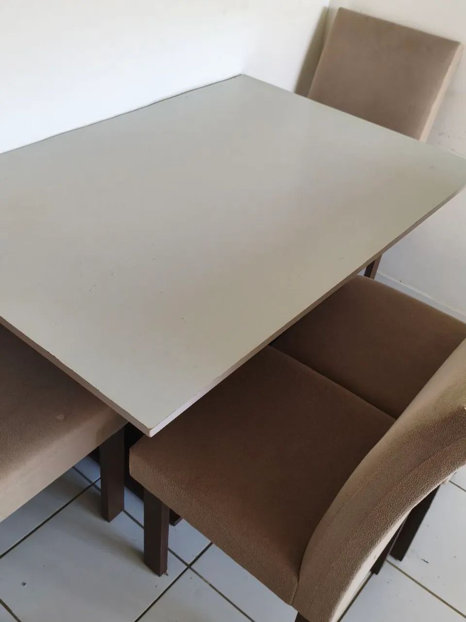 Mesa Tampo MDF com 4 cadeiras - Foto 3