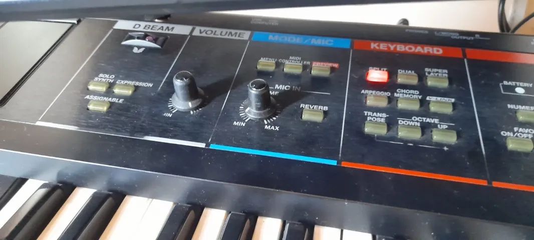 Teclado Roland juno di impecável  - Foto 2