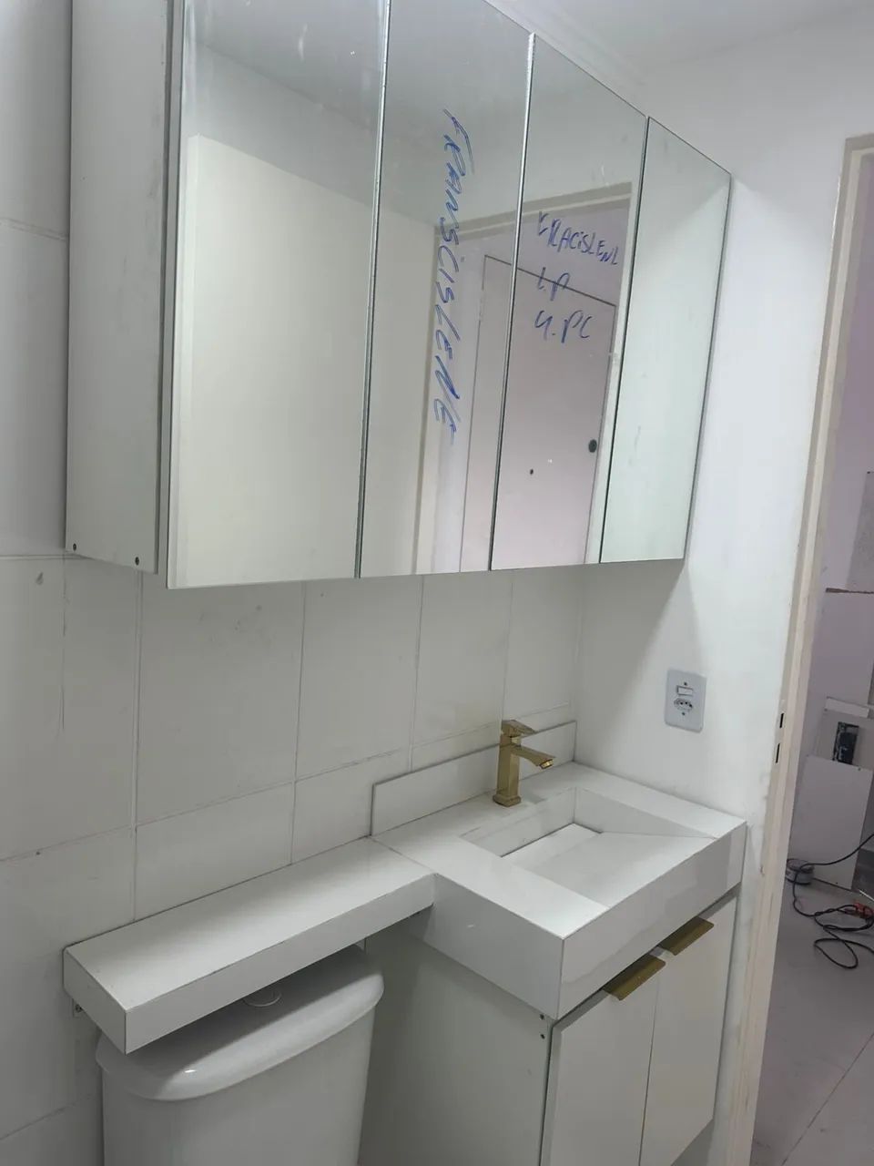 Gabinete de banheiro mdf  + Espelheira 