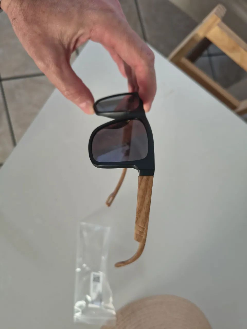 Óculos de SOL Masculino Moderno da moda. Com Bambu e proteção UV - Foto 4
