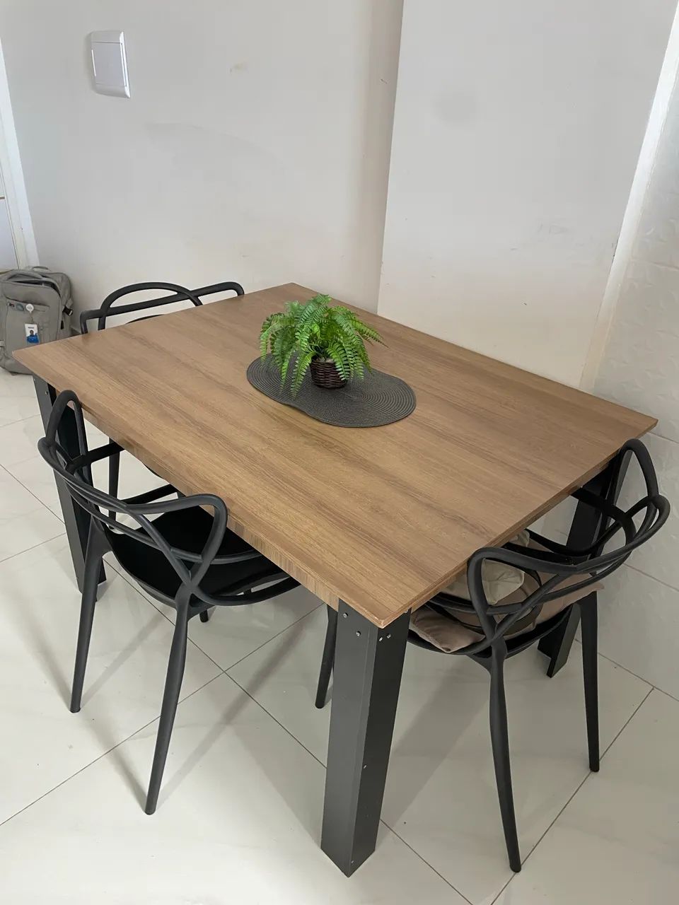 Mesa de Madeira MDP com 3 cadeiras - Foto 3