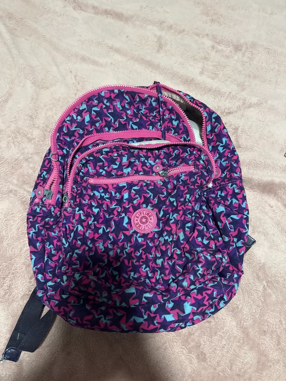 Mochila Kipling estrelada 