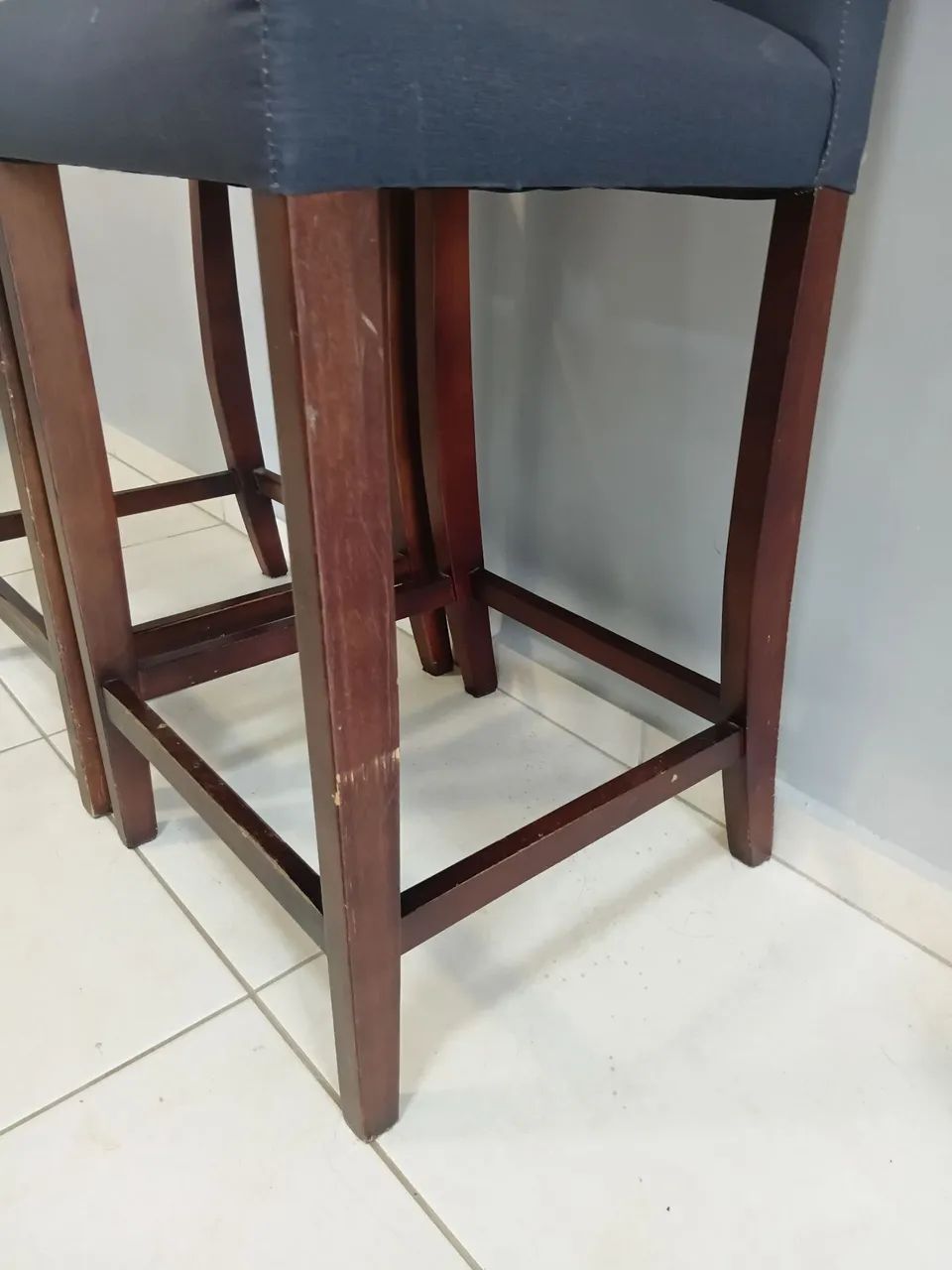 Vendo duas banquetes altas. - Foto 5