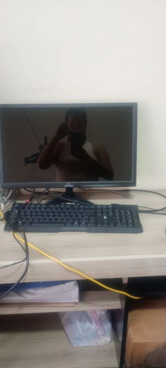 Computador Macrovision um mês de uso.