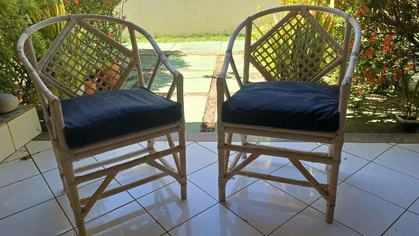 CONJUNTO DE MESAS CADEIRAS E POLTRONAS EM BAMBU