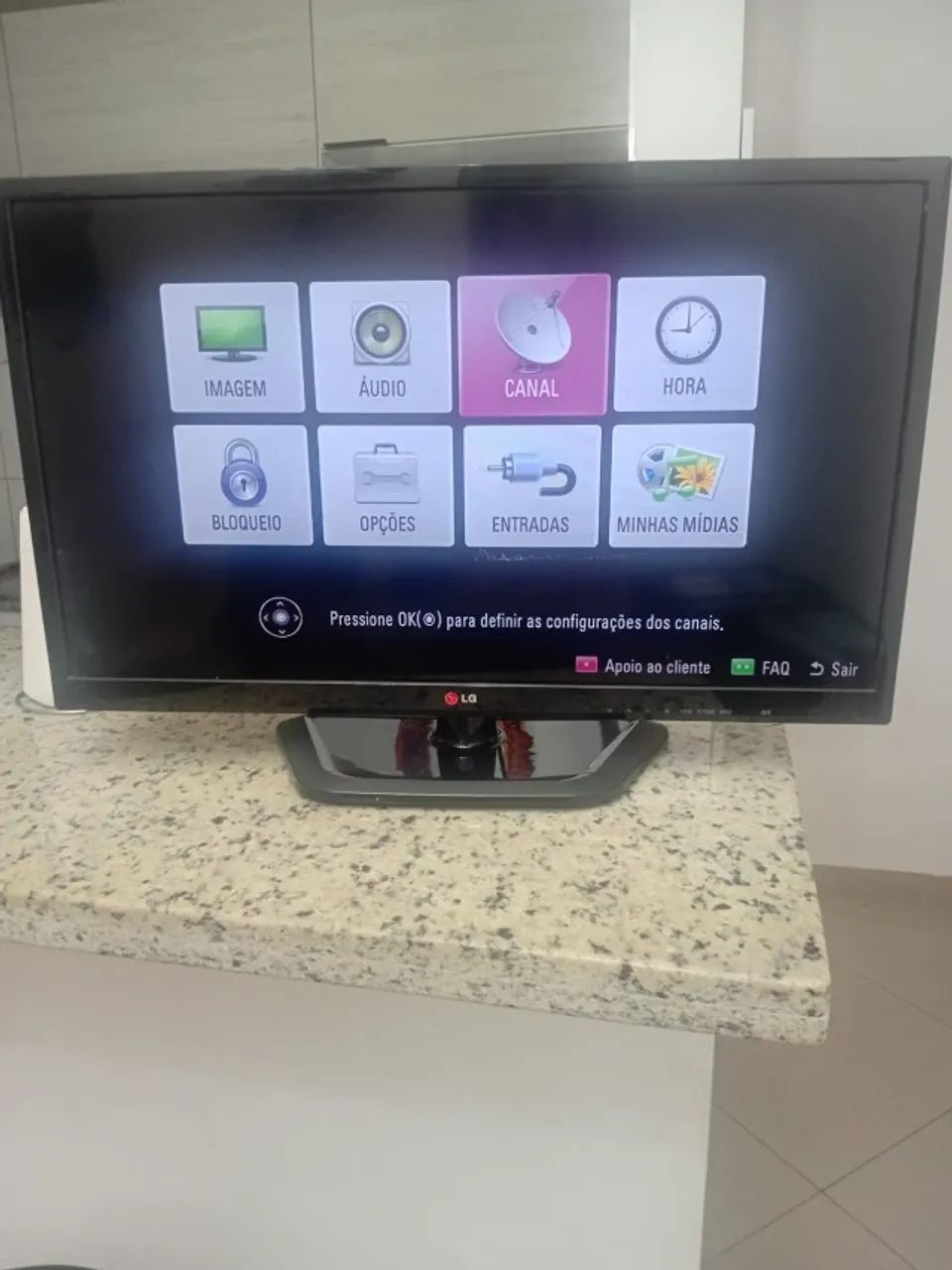 ? TV LG LED 29" + Controle