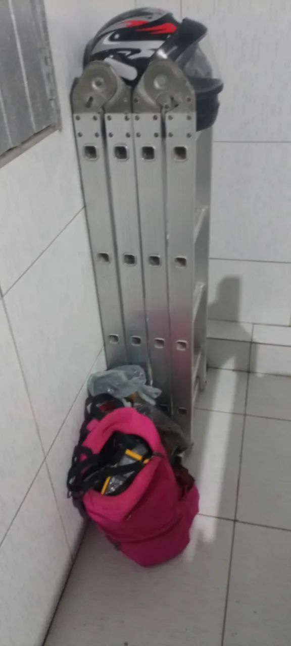 Escada de alumínio 