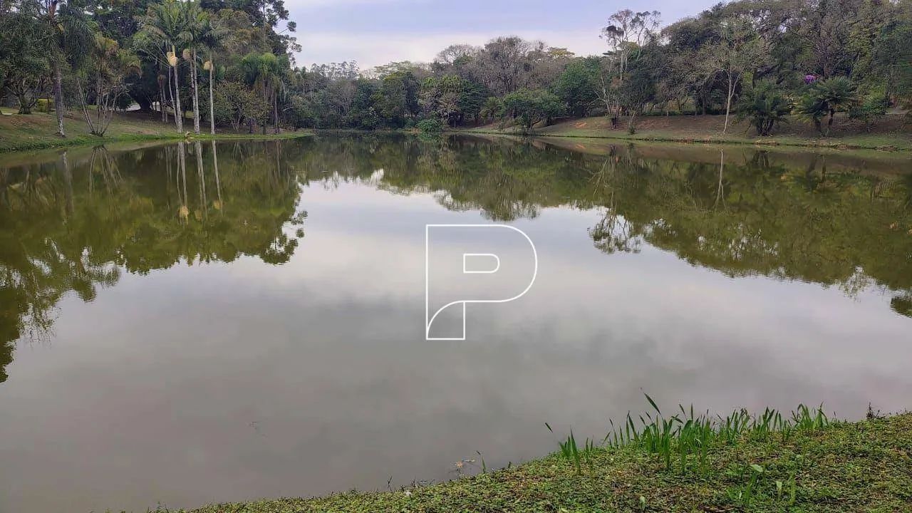 Belíssimo terreno plano em local alto.