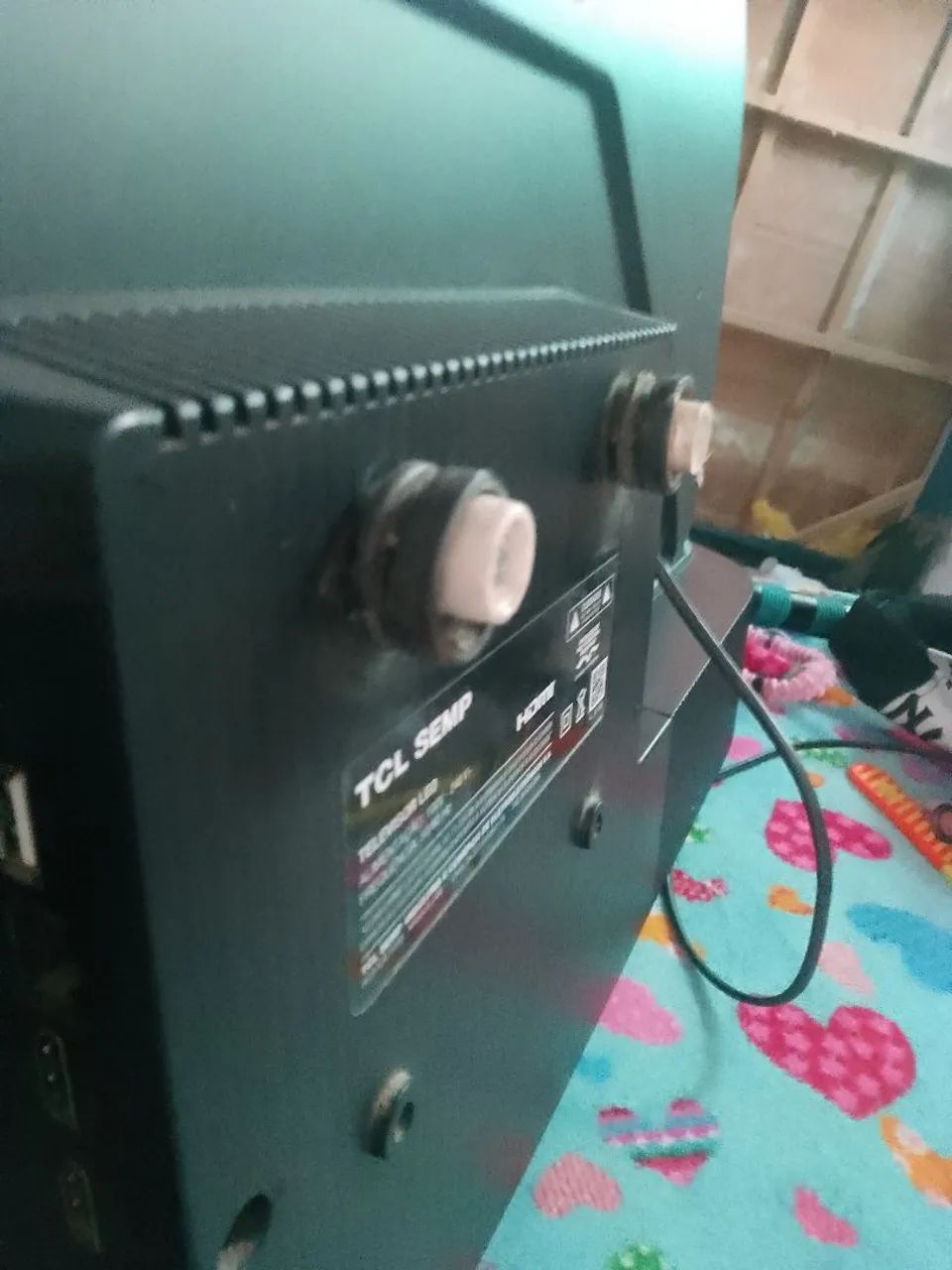 TELEVISÃO 32 SEMI NOVA