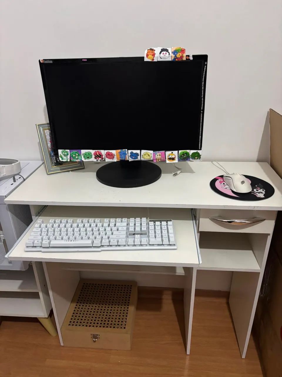 Mesinha de computador 