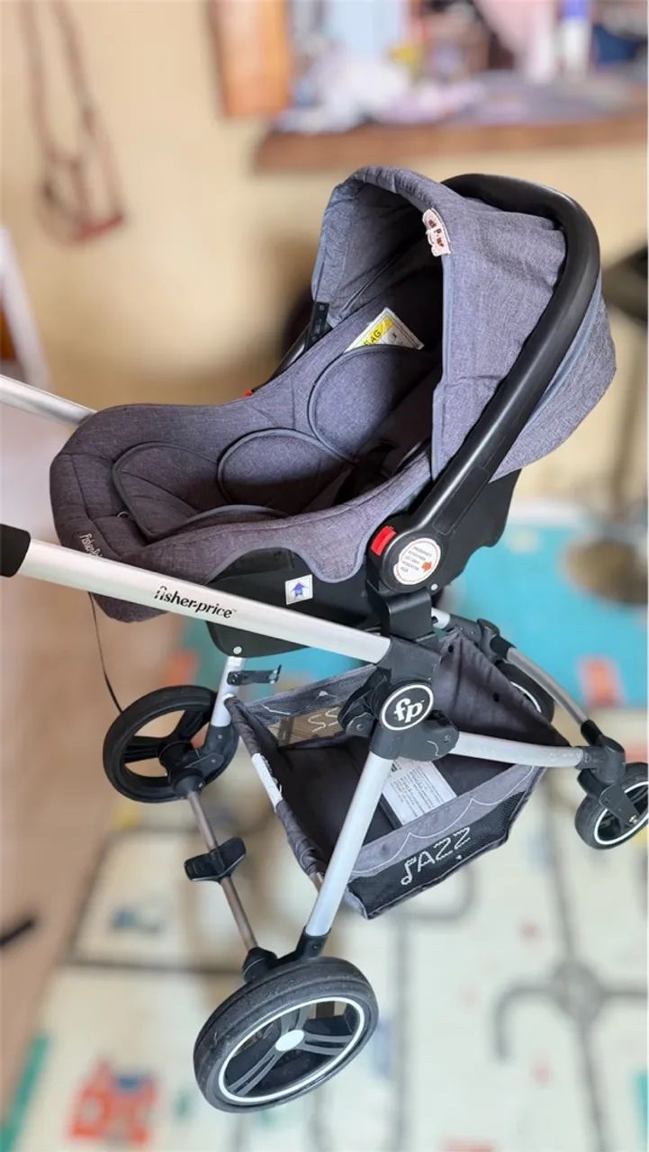 Carrinho de bebê com bebê conforto - Foto 4