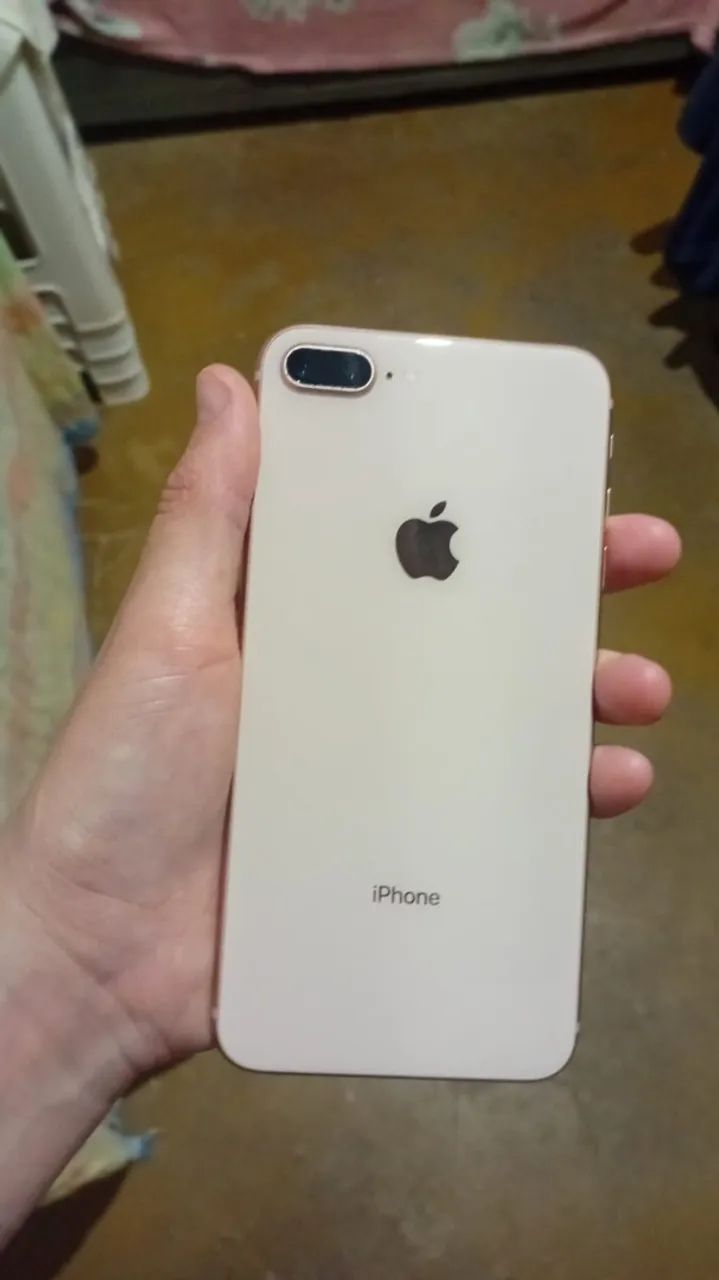 iPhone 8 Plus 