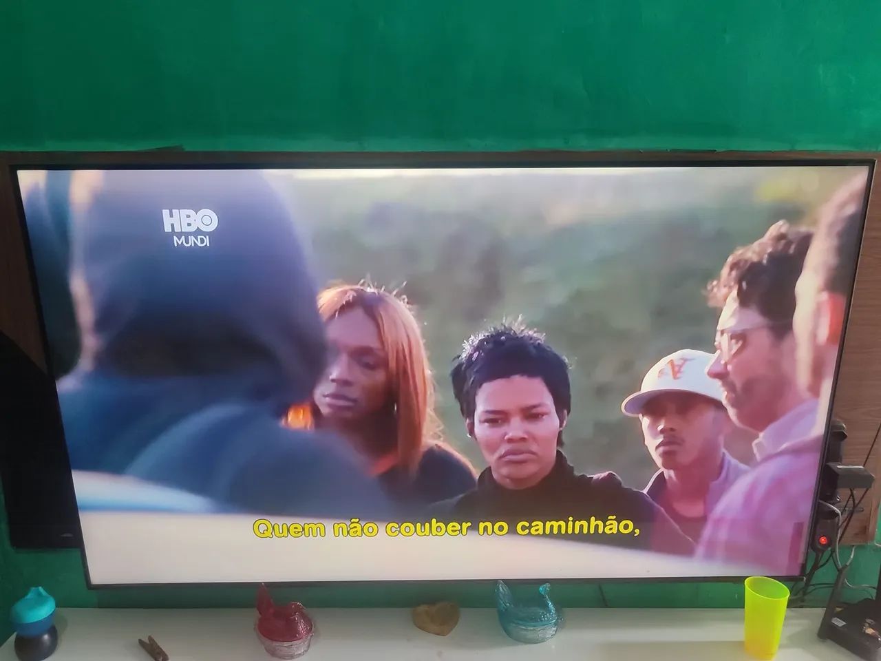 Vendo para sair rápido uma tv 65 polegadas aceito cartãos e negociamos avista  - Foto 2