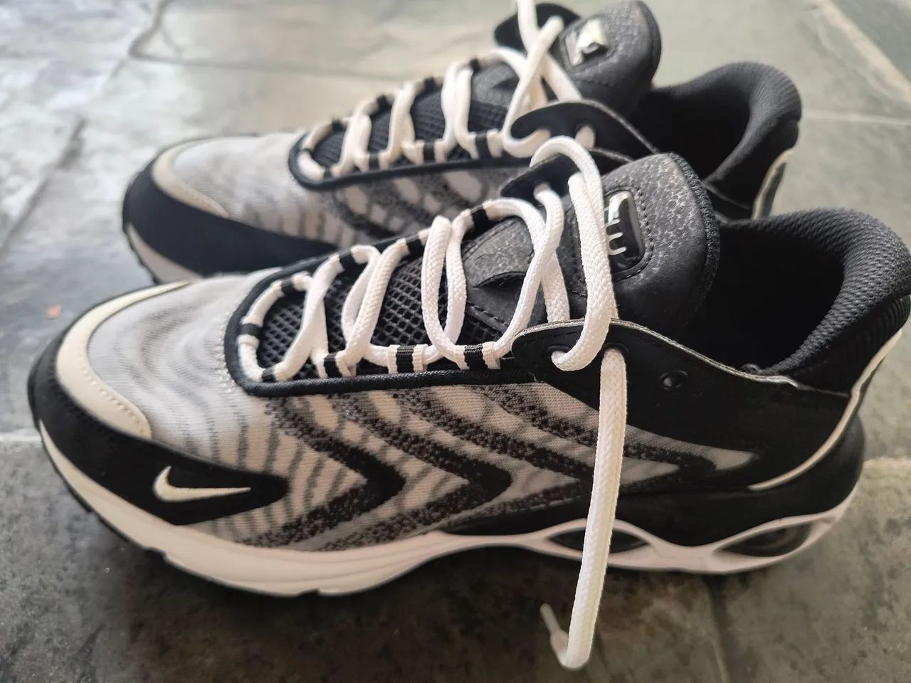 Tênis Nike Air Max TW - Foto 2