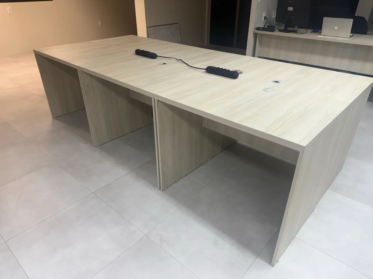 Mesa de Escritório 