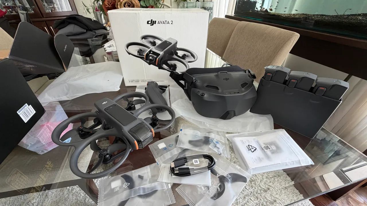 Drone DJI Avata 2 - Fly Smart Combo com óculos N3 e controle Motion 3