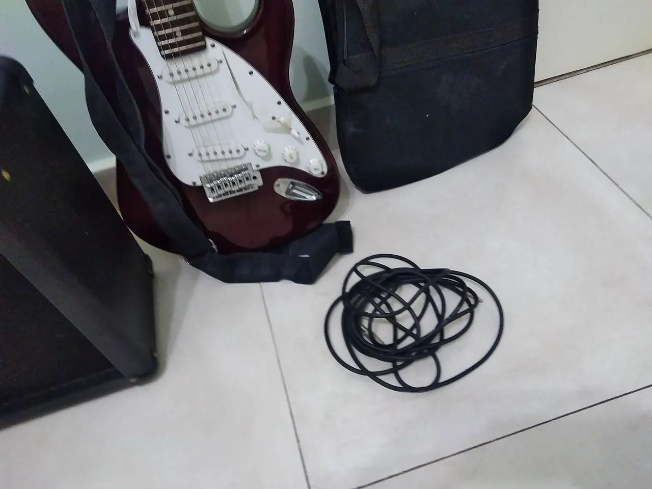 Guitarra Gianini com caixa e capa - Foto 2