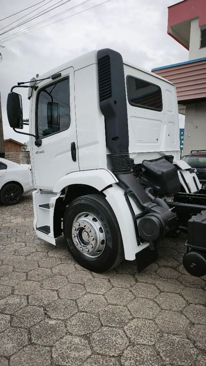 Volkswagen 15180 ano 2011 chassi 9mts - Foto 5