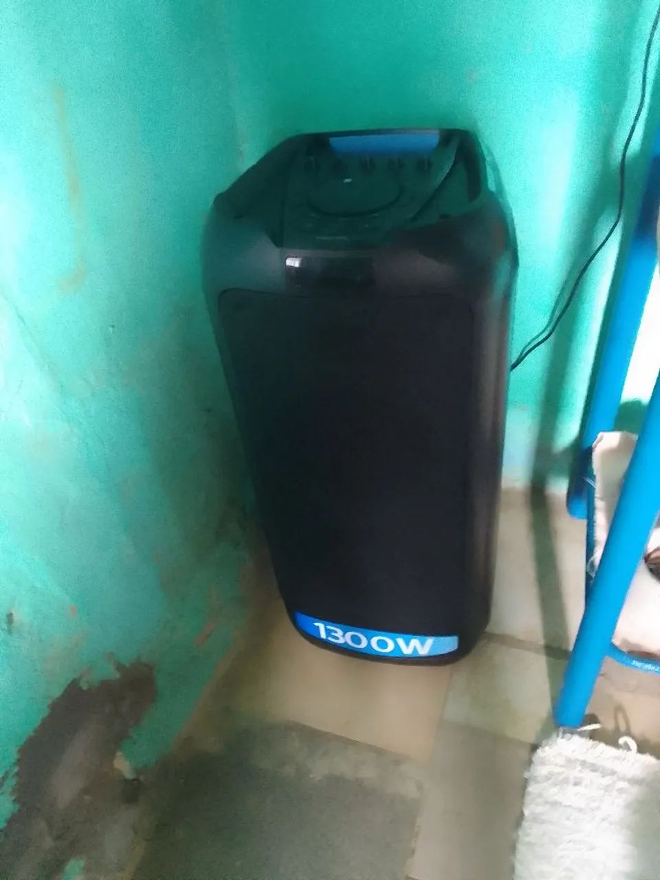 Vendo uma caixa de som 