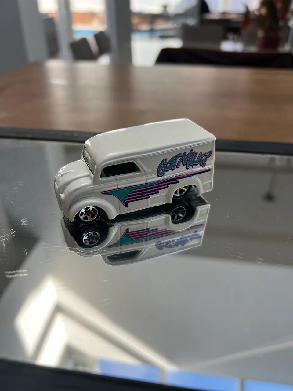 Hot Wheels Antigo Dairy Delivery