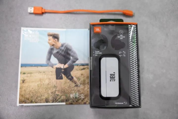 Carregador e Case Fone Bluetooth JBL Reflect Flow