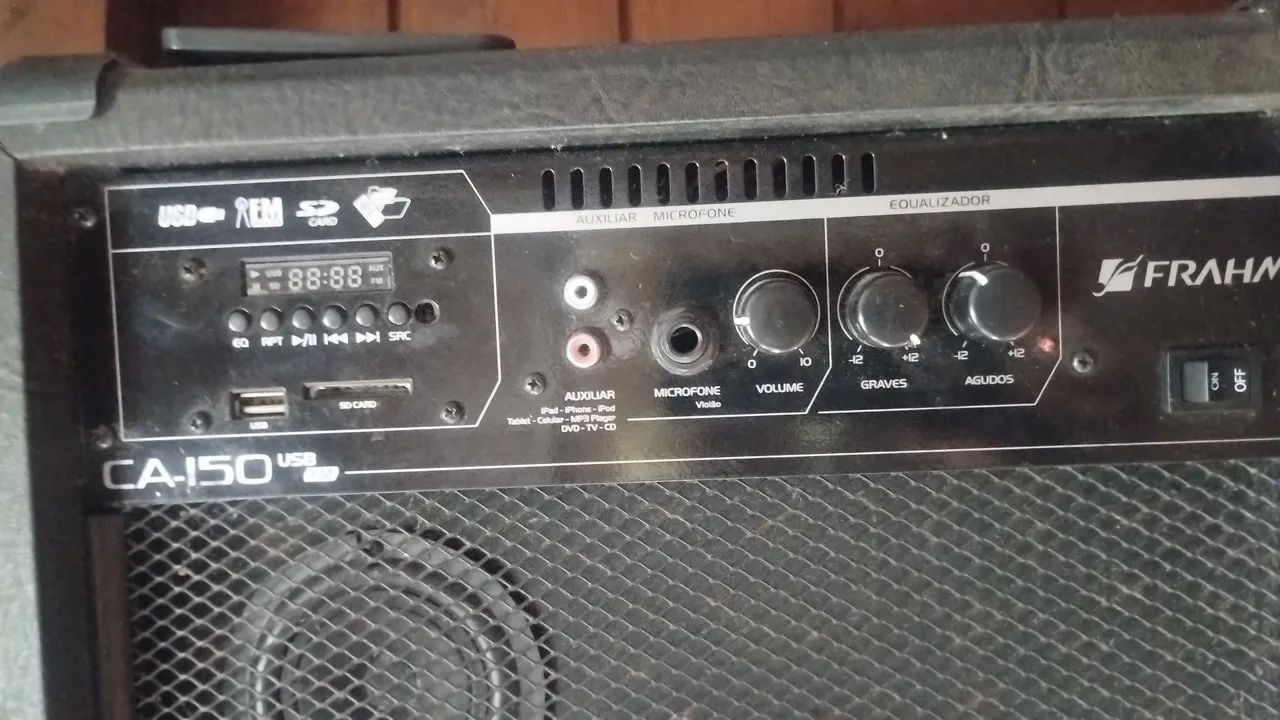 Caixa amplificada com controle 
