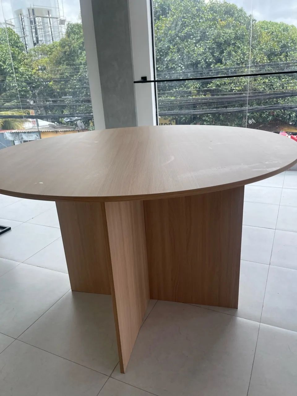 Mesa Redonda de MDF - 1,80 m