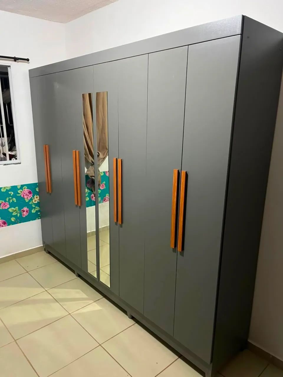 Guarda roupas (Distribuidora)