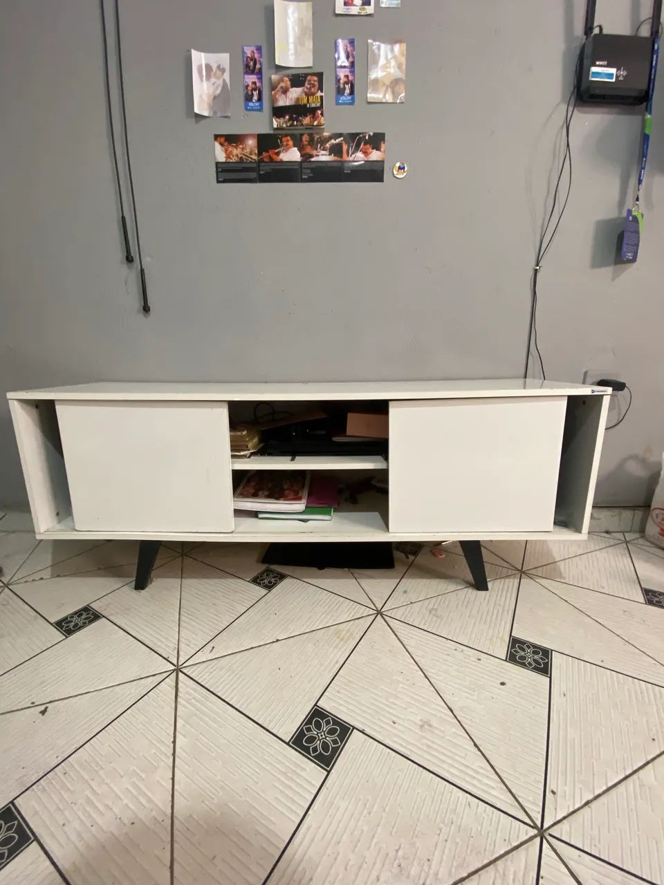 Rack para sala com três compartimentos e portas de correr  - Foto 2