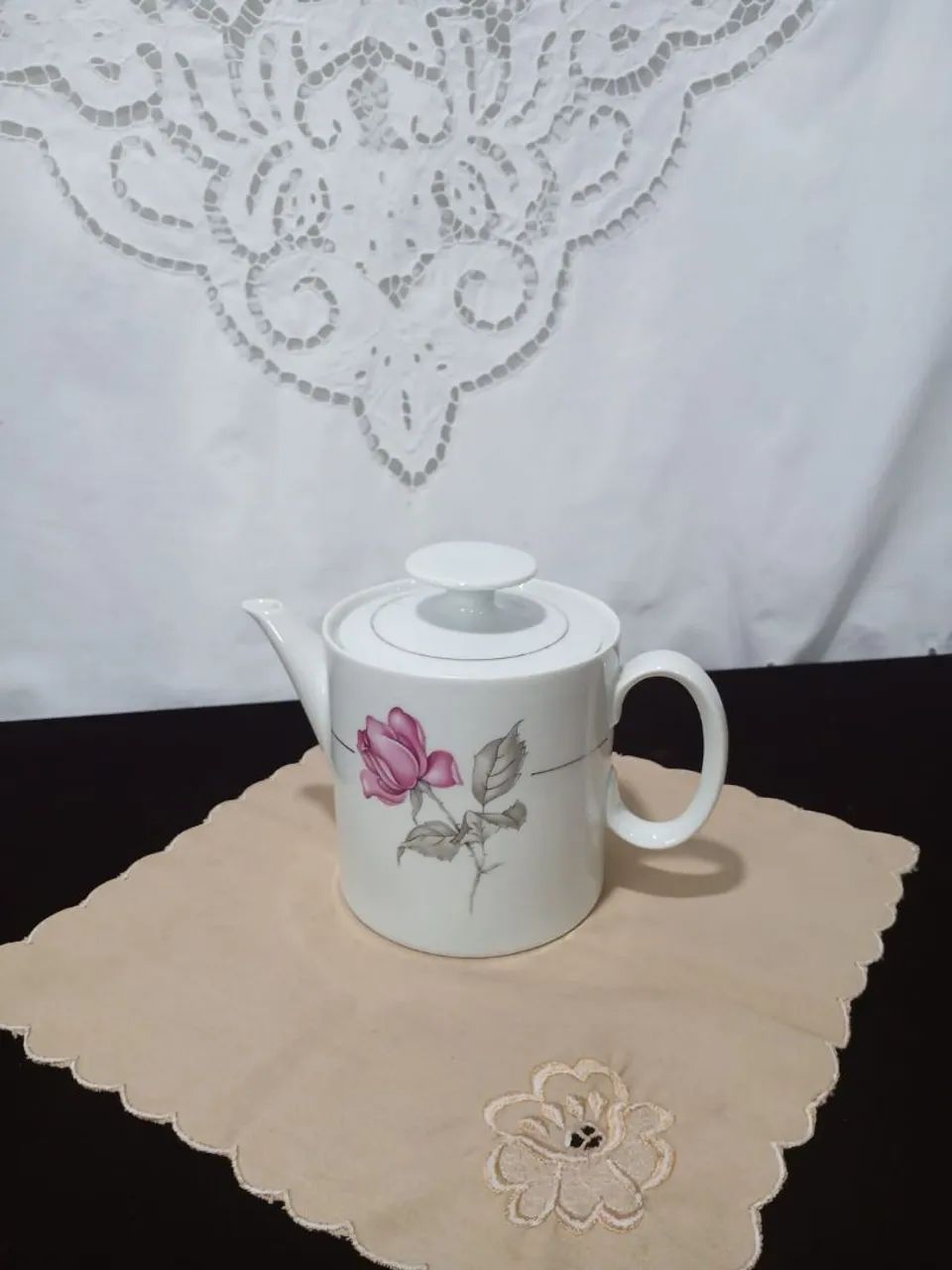 Antigo bule porcelana real 