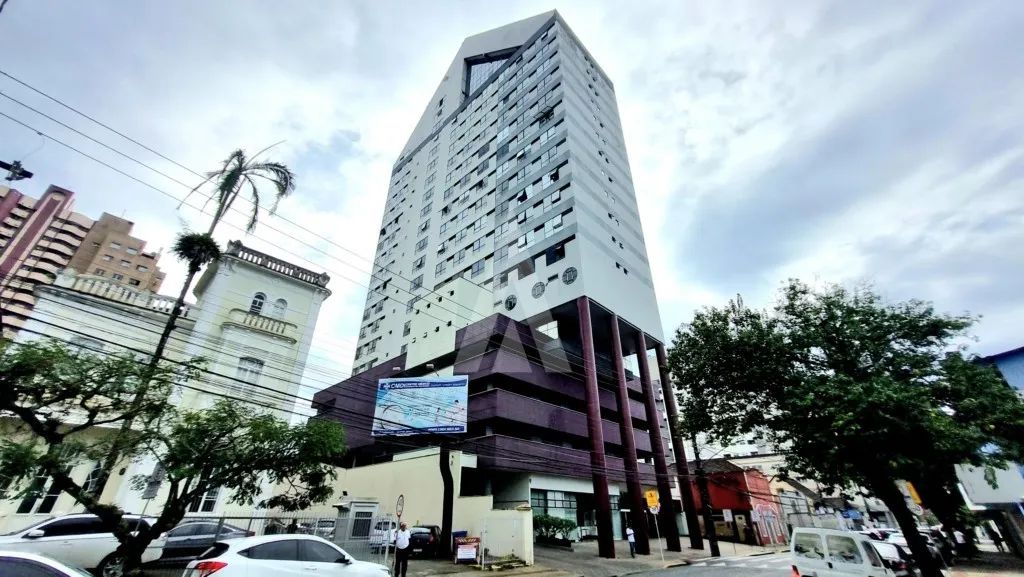 Sala comercial com 37 m² no Centro de Joinville