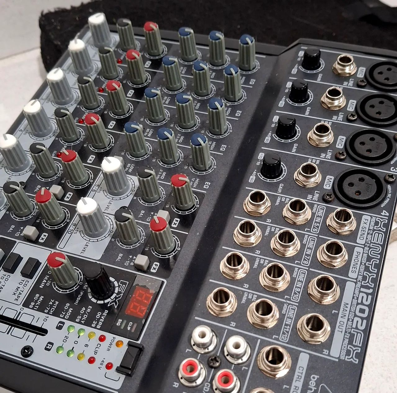 Mesa Behringer Xenix 1202 FX - Foto 3