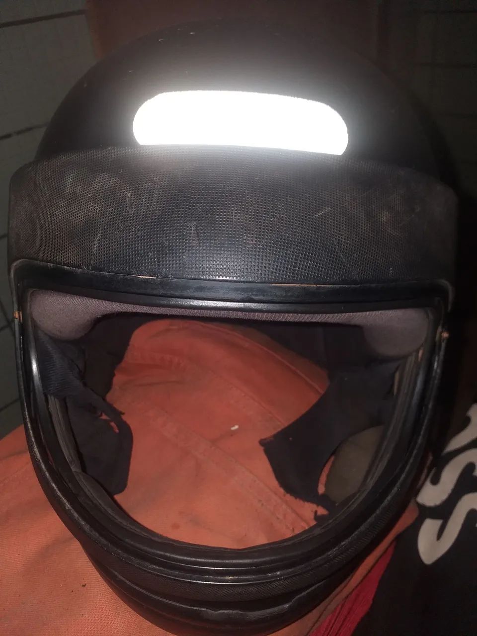 Capacete preto sem vizera 15$