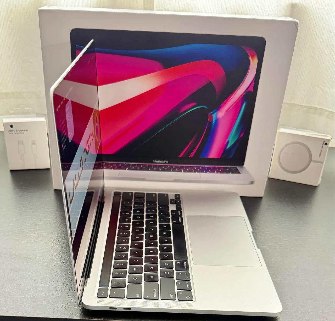 MacBook Pro M2 2022 13-inch 256GB 8RAM Branco  - Foto 3