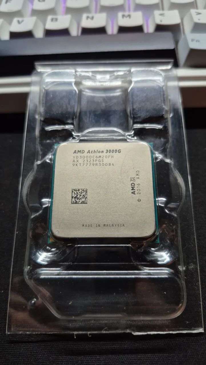 Processador AMD Athlon 3000G (Usado a 1 mês)