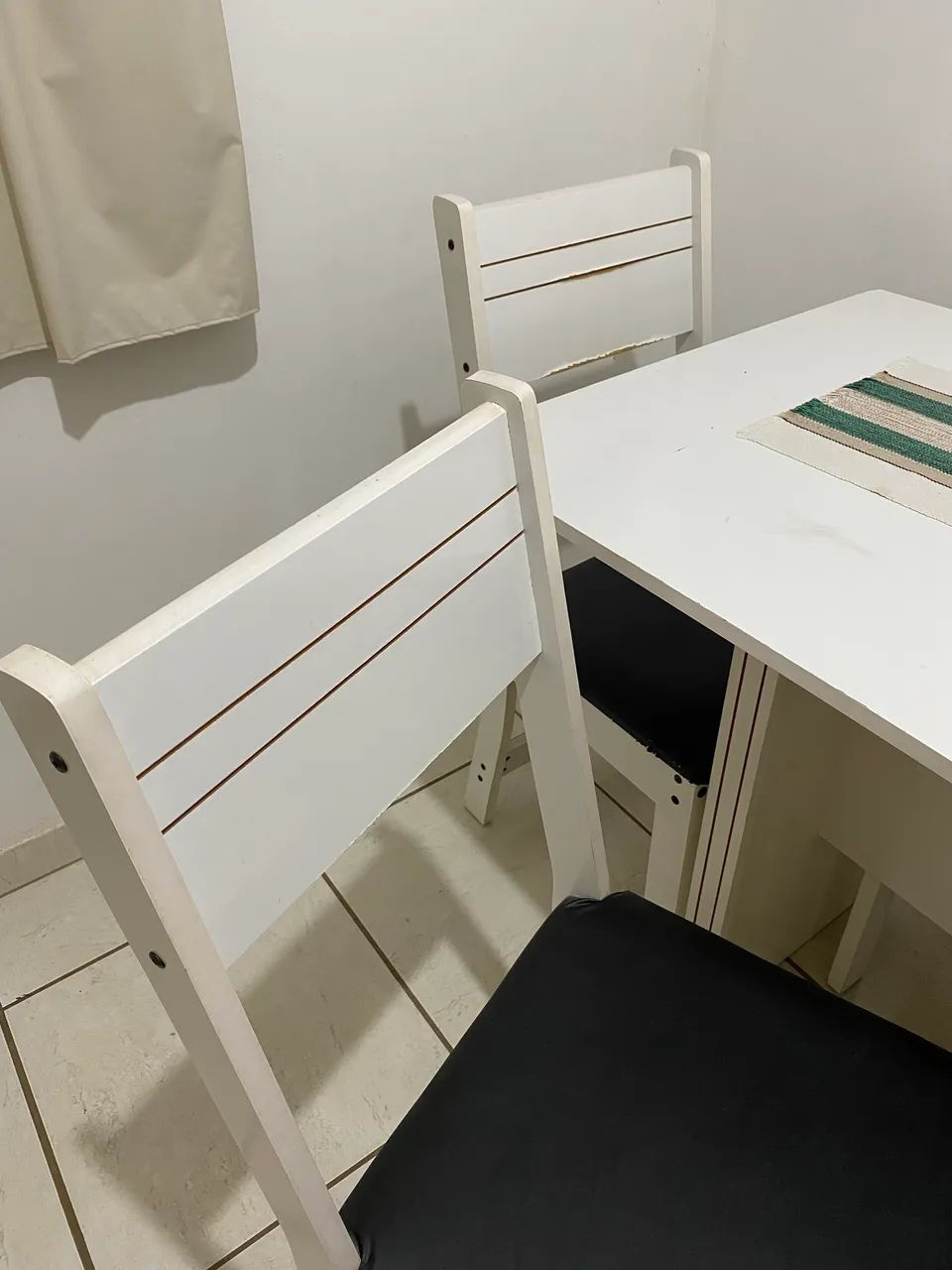 Mesa de Jantar 4 Cadeiras de Madeira - Foto 4