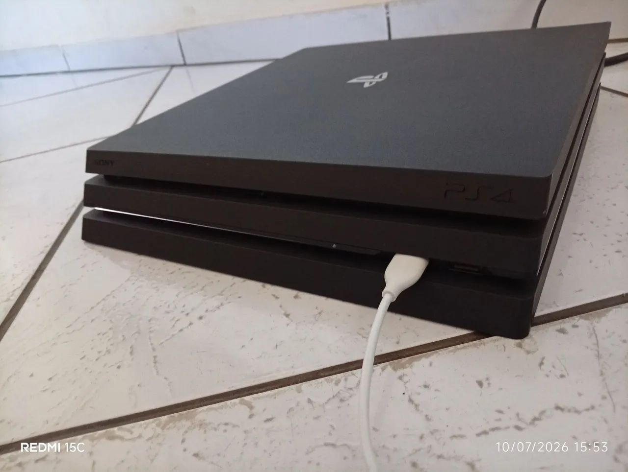 Playstation 4 pro 4k 1tb excelente  - Foto 2