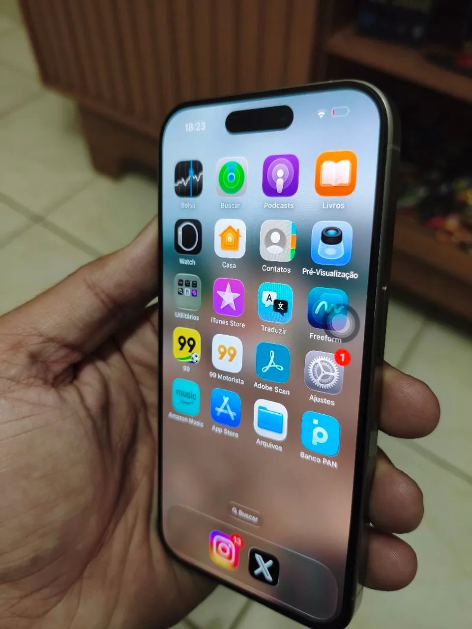 iPhone 15 pro - 256 gigas - bateria 81%  - Foto 2