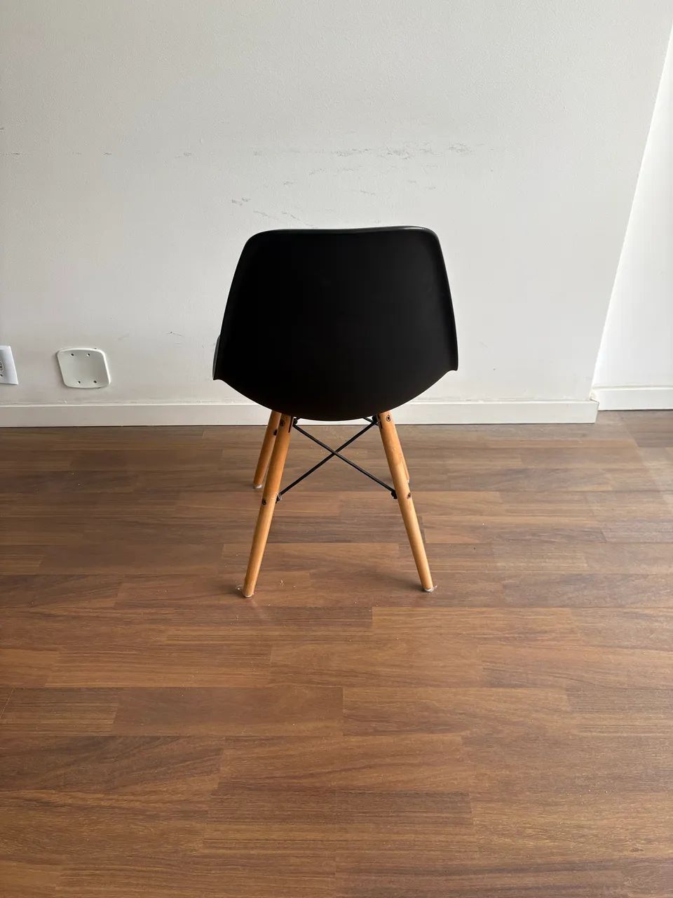 Cadeira EAMES - Preta - Foto 4