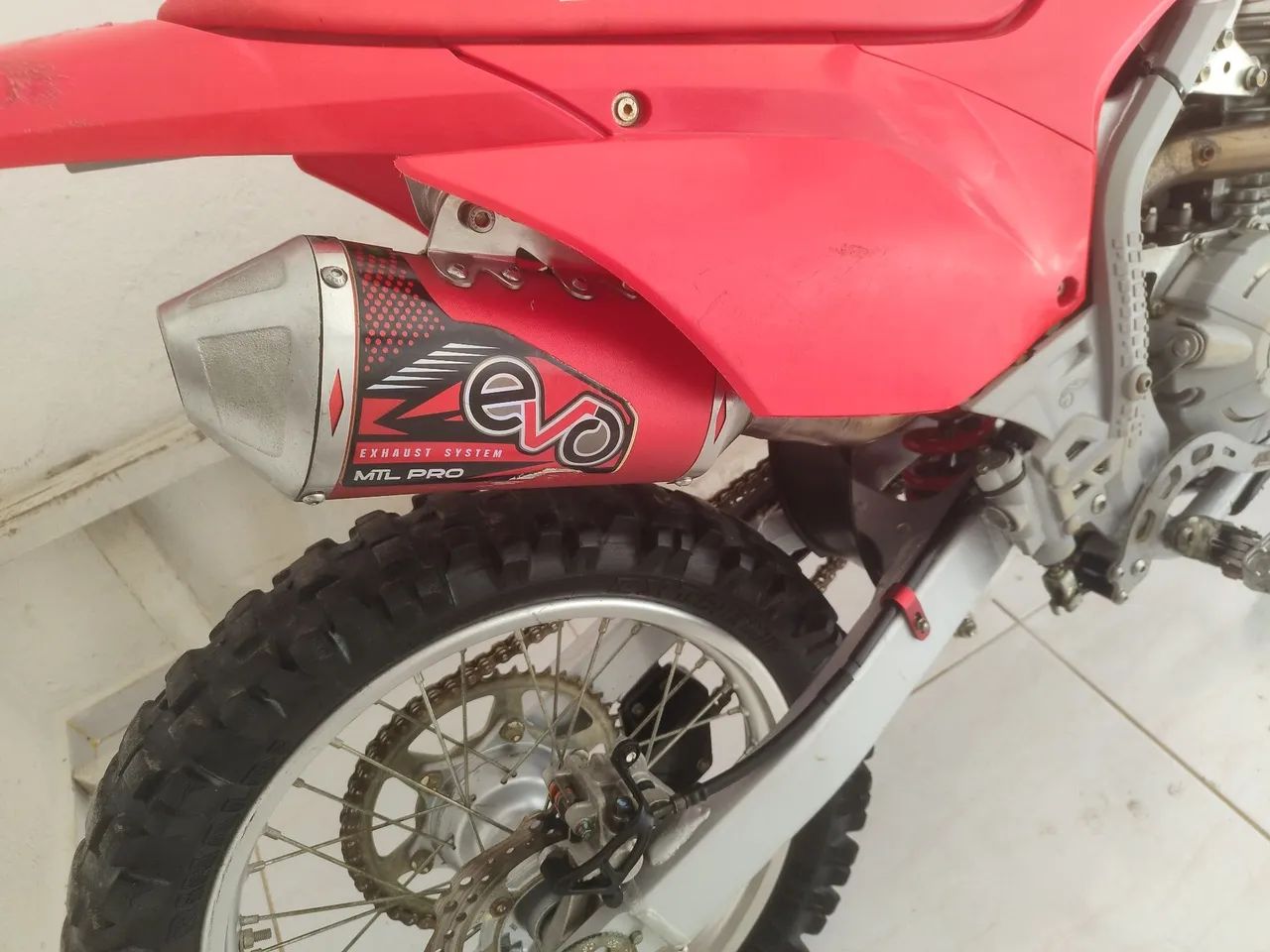CRF 300cc moto extremamente nova - Foto 3