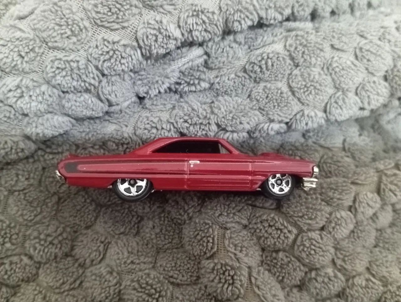 Vendo 56 carrinhos da Hot Wheels - Foto 3