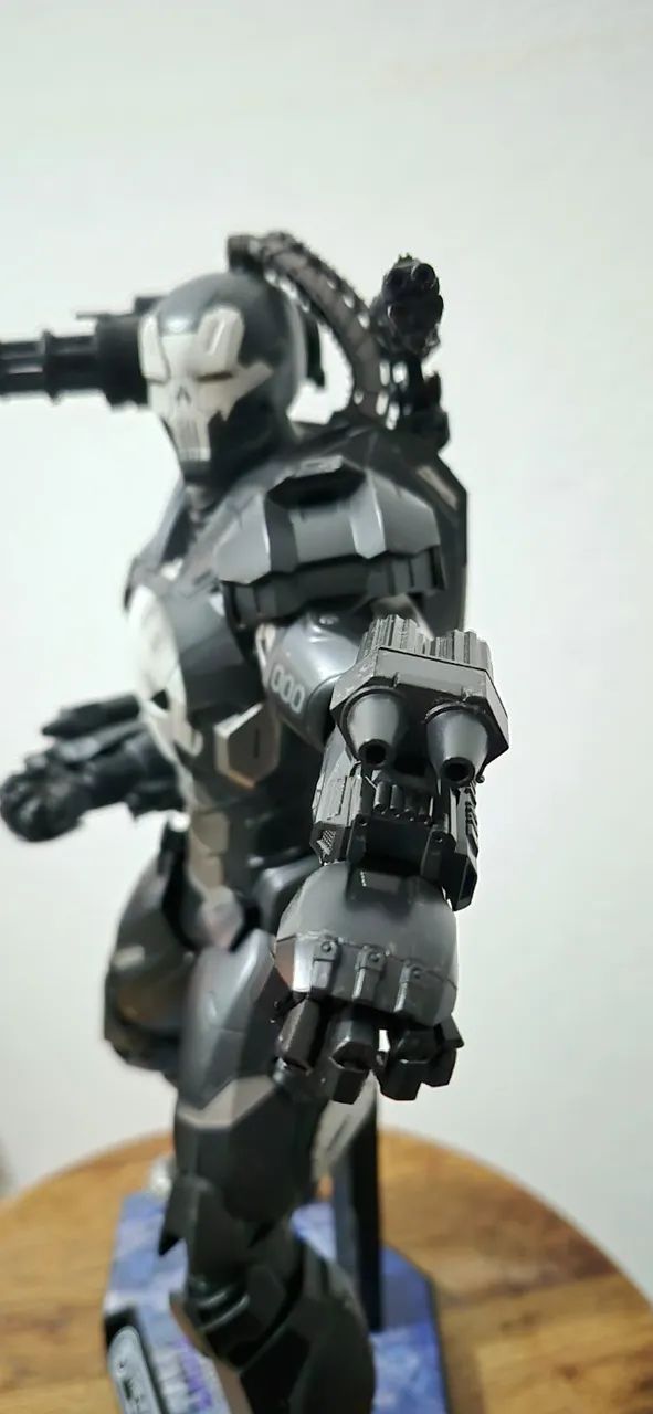 Hottoys The Punisher War Machine 1/6 - Foto 2
