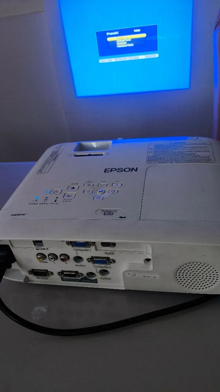 Projetor Epson E20  - Foto 4