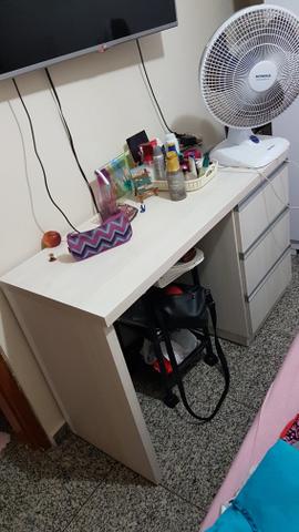 Mesa Escrivaninha para estudos ou escritório MDF