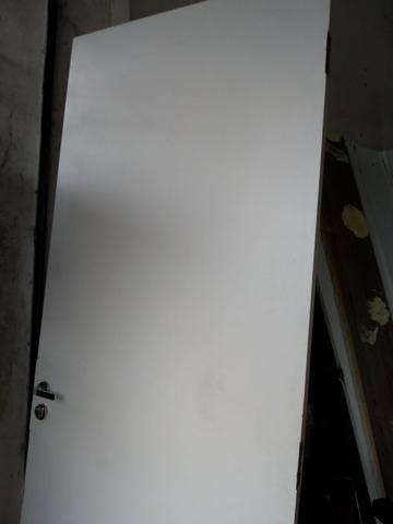 Porta de MDF c/ caixilho
