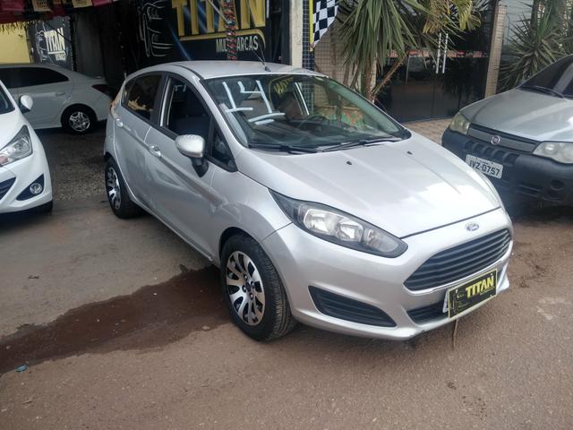 New Fiesta 1.5 ano 2014. Ent.R$8.000 - TITAN MULTIMARCAS