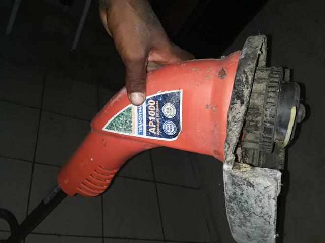 Vendo uma roçadeira eletrica - Foto 3